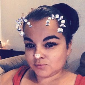 Meet your Posher, Suzanne